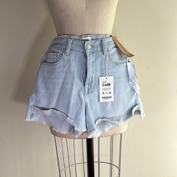 Kensie Pants - NWT Kensie Vintage Luxe High Rise Denim Shorts SZ-27